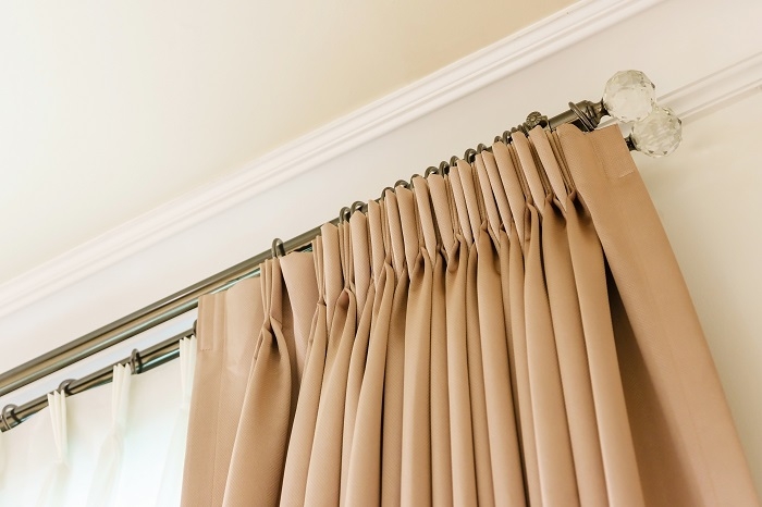Ing Curtain Poles And Tracks The, How To Hang Eyelet Curtains On A Wooden Pole